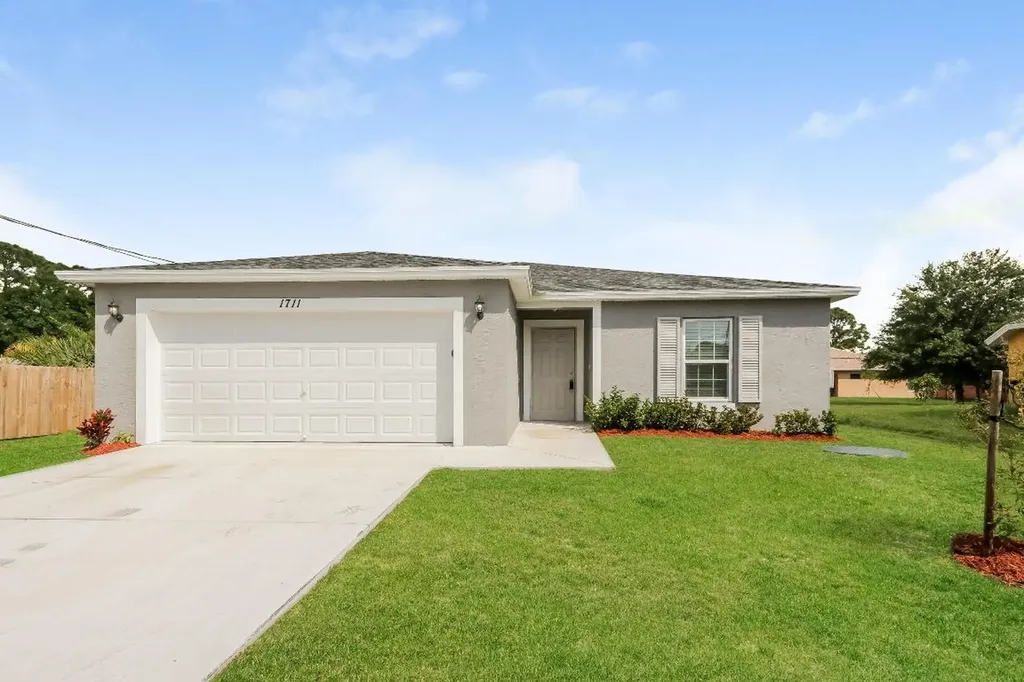1711 SW Bismarck Street Port St Lucie FL 34953