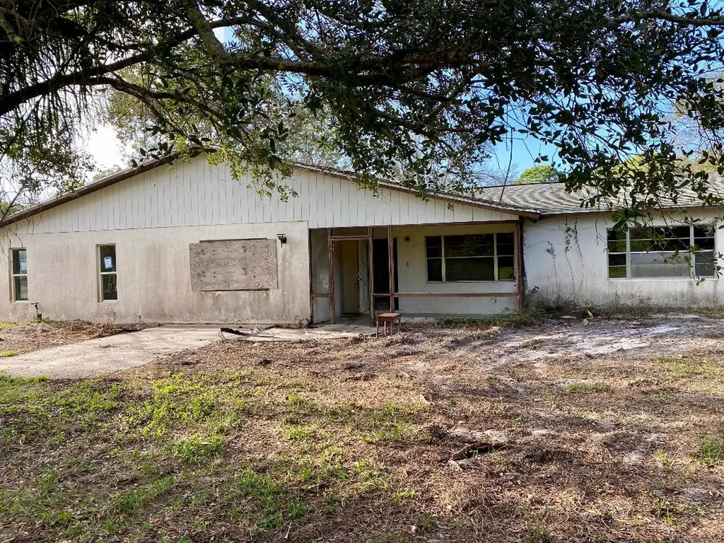 20932 Glades Cut Off Road Port St Lucie FL 34987