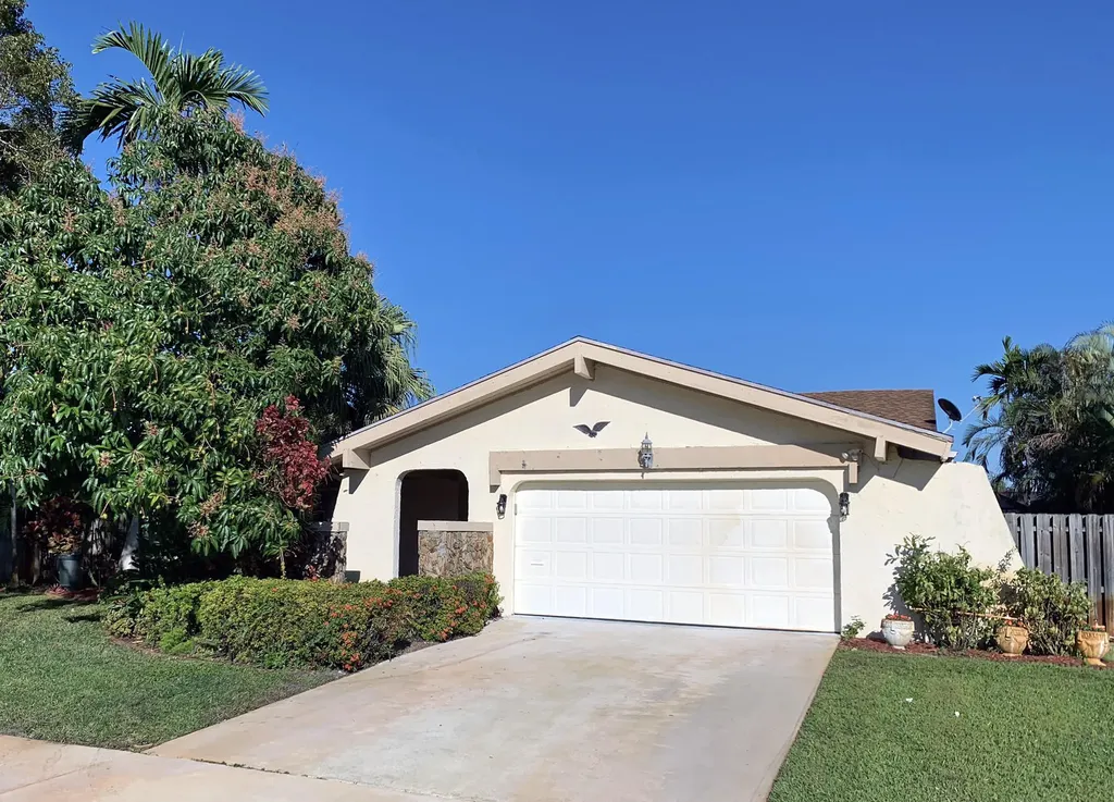 17594 Weeping Willow Trail Boca Raton FL 33487