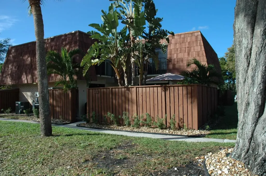 727 Buttonwood Lane Boynton Beach FL 33436