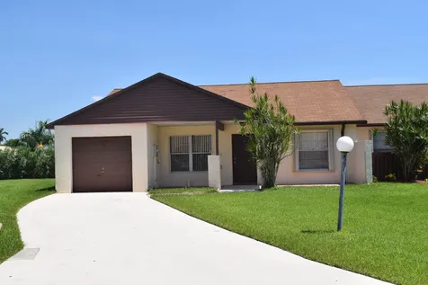 8539 Lake Point Court Lake Worth FL 33467