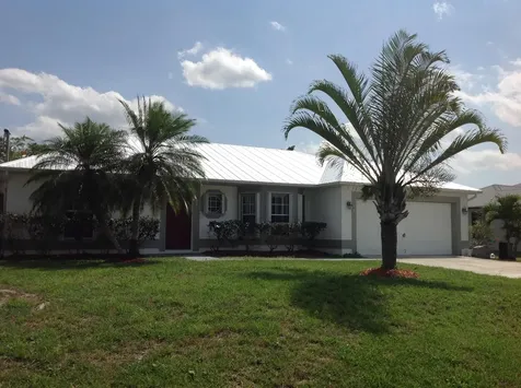 1042 SW Bellevue Avenue Port St Lucie FL 34953