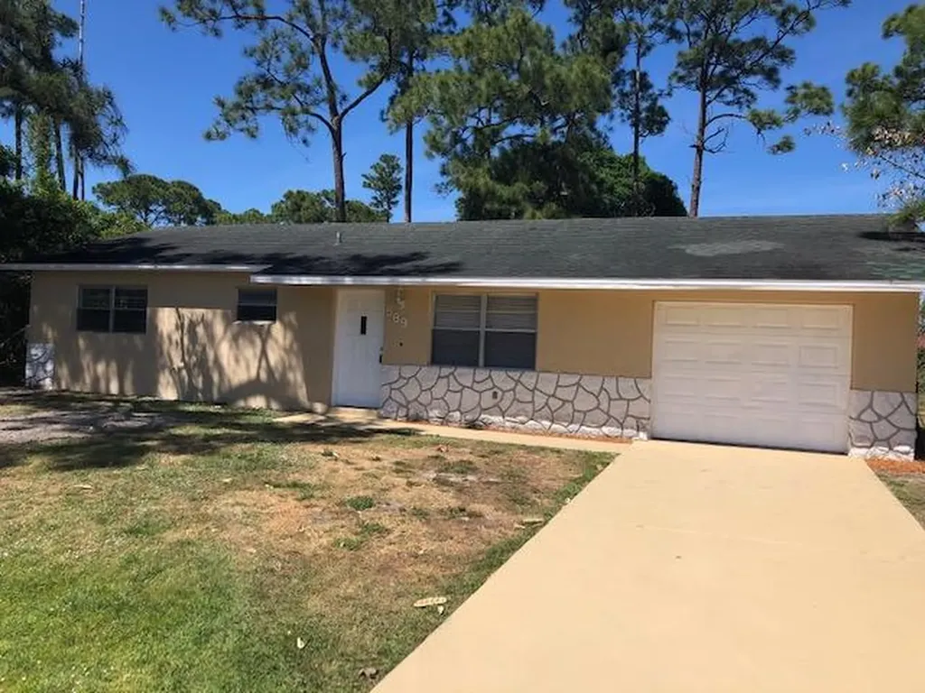 589 NW Cornell Avenue Port St Lucie FL 34983