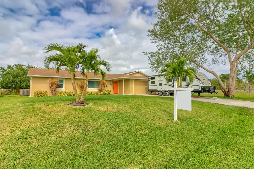 119 SW Felix Avenue Port St Lucie FL 34953
