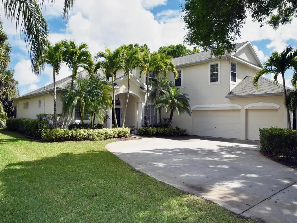 660 45th Court SW Vero Beach FL 32968