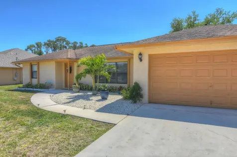 224 SE Todd Avenue Port St Lucie FL 34983