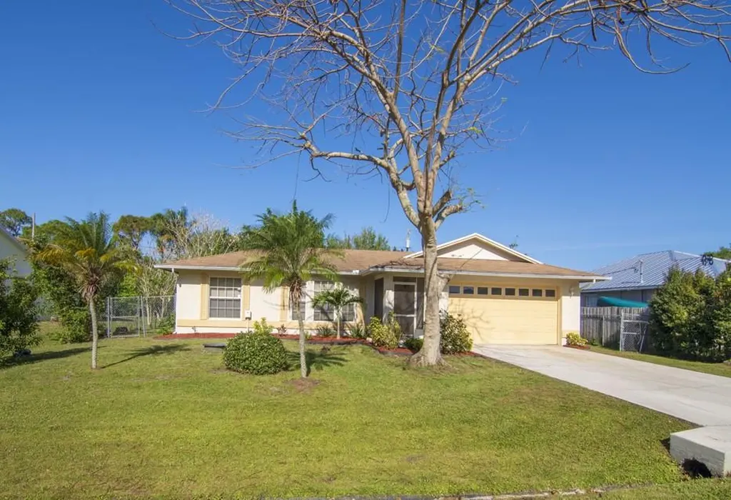 1813 SE Genaro Terrace Port St Lucie FL 34952