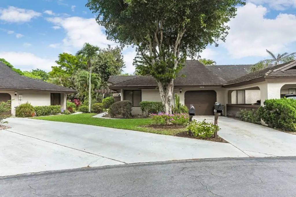 10056 Hickorywood Place Boynton Beach FL 33437