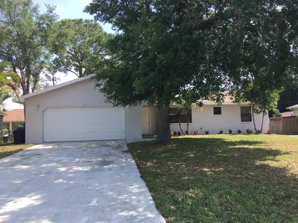 1137 SE Proctor Lane Port St Lucie FL 34983