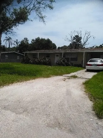 106 N 38th Street Fort Pierce FL 34947