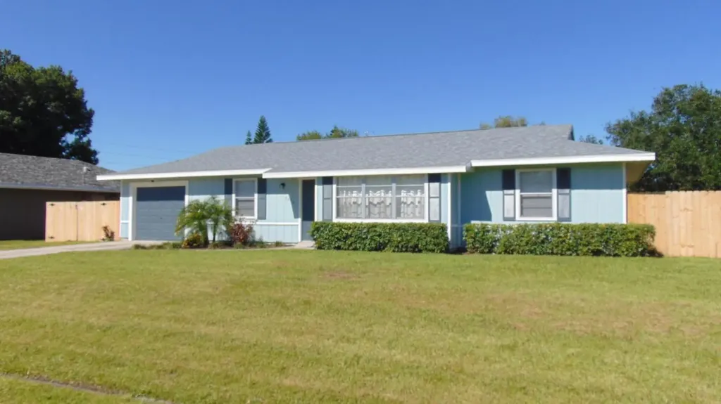 2356 SE Holland Street Port St Lucie FL 34952