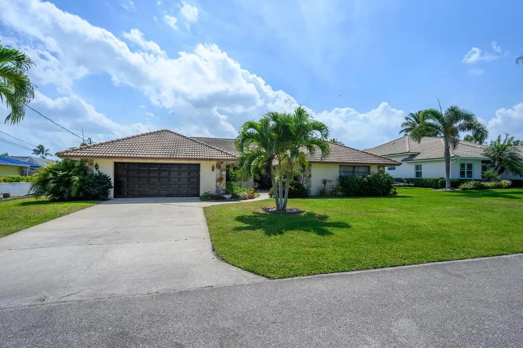 8518 SE Coconut Street Hobe Sound FL 33455