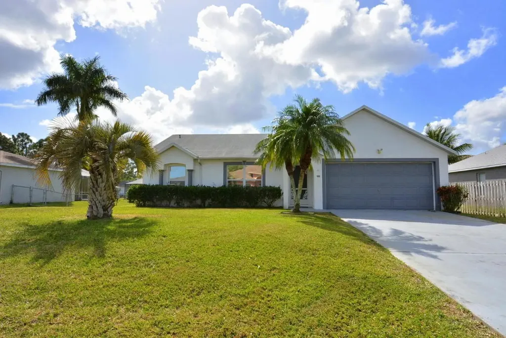 462 SW Parish Terrace Port St Lucie FL 34984