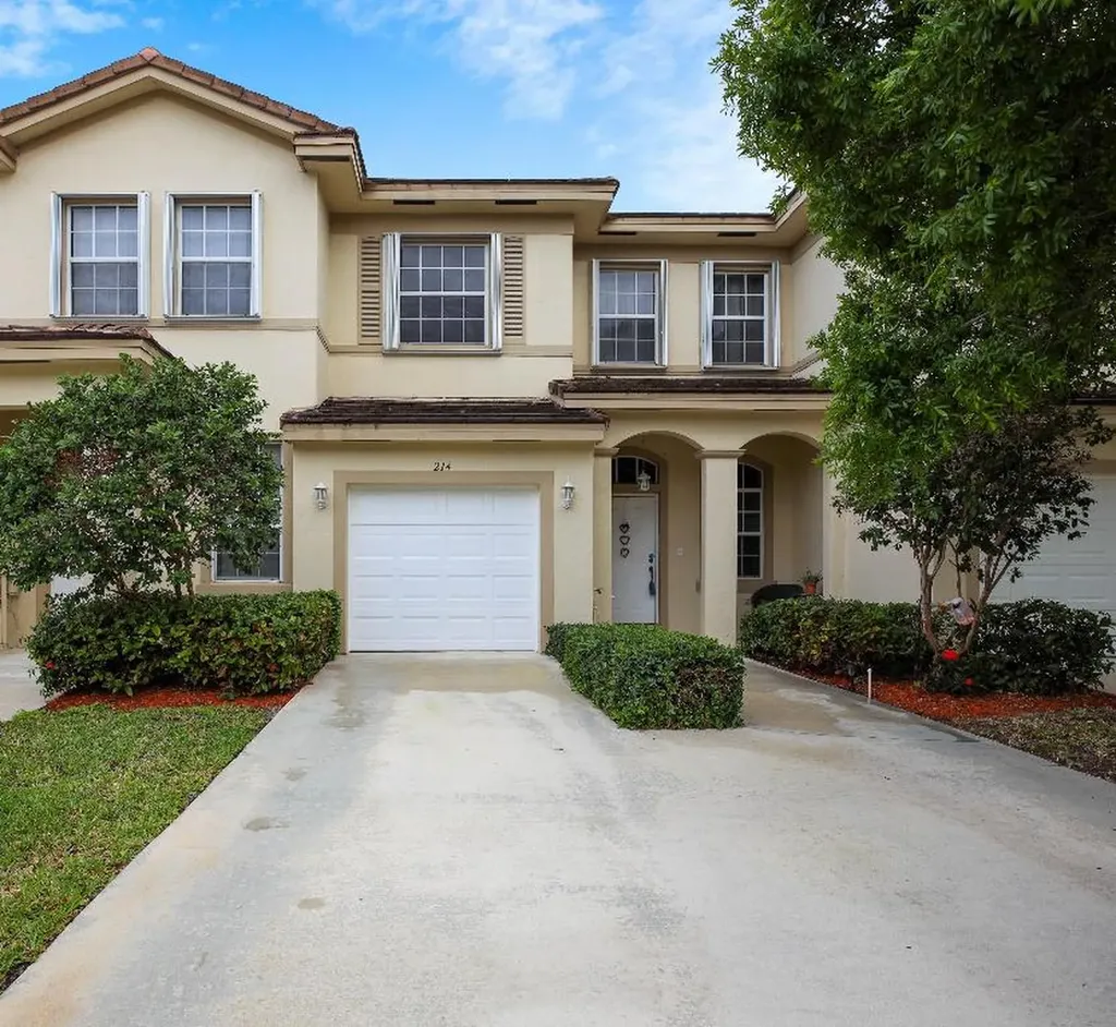 214 Elm Way Boynton Beach FL 33426