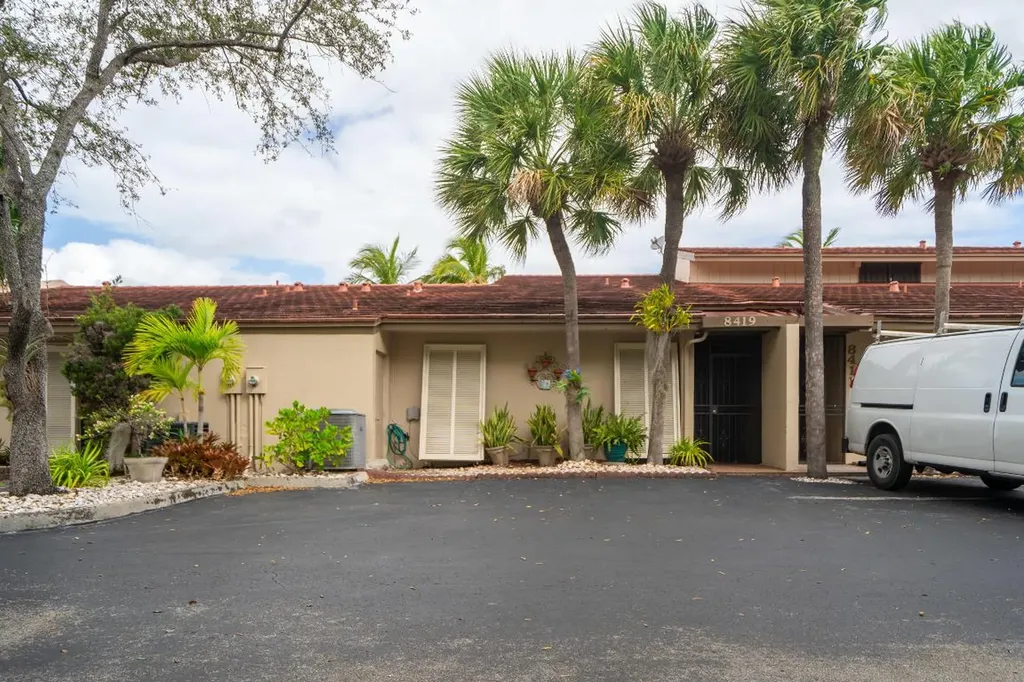 8419 Rednock Lane Miami Lakes FL 33016