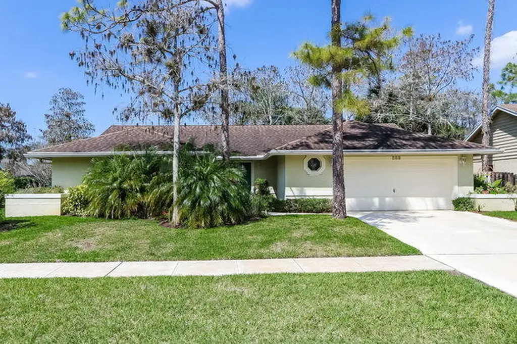 735 Daffodil Drive Wellington FL 33414