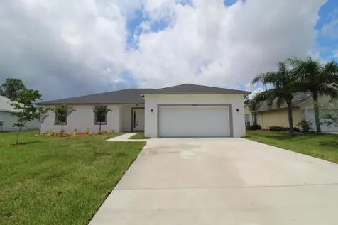 2746 SW District Avenue Port St Lucie FL 34953