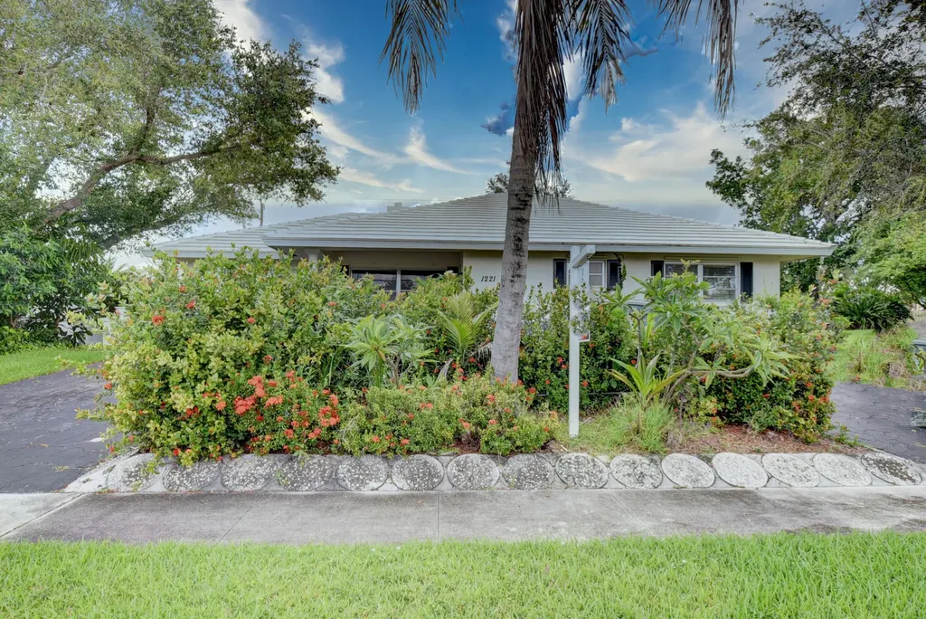 1221 SW 8th Street Boca Raton FL 33486