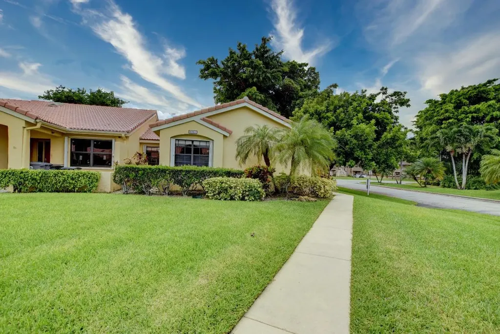 6851 Bridlewood Court Boca Raton FL 33433
