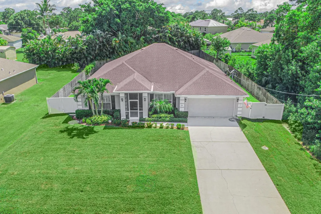 285 SW Ridgecrest Drive Port St Lucie FL 34953