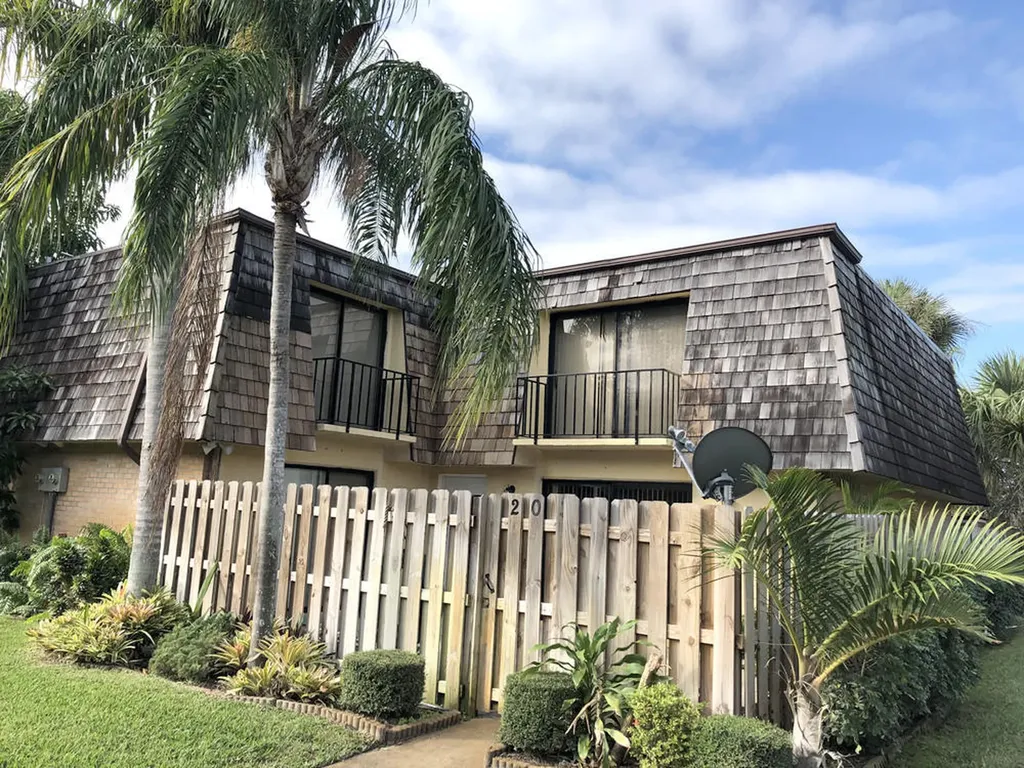203 Lake Arbor Drive Palm Springs FL 33461