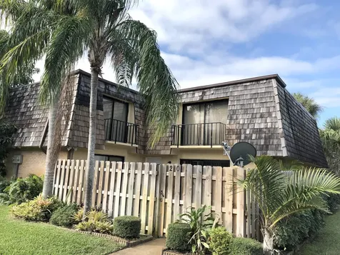 203 Lake Arbor Drive Palm Springs FL 33461