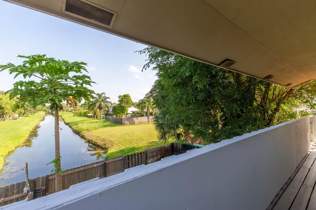 1389 White Pine Drive Wellington FL 33414