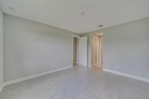 7167 33rd Square Vero Beach FL 32967