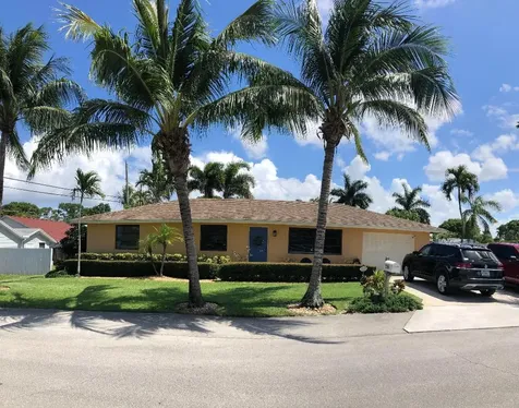 2590 Cambridge Road Lake Worth FL 33462