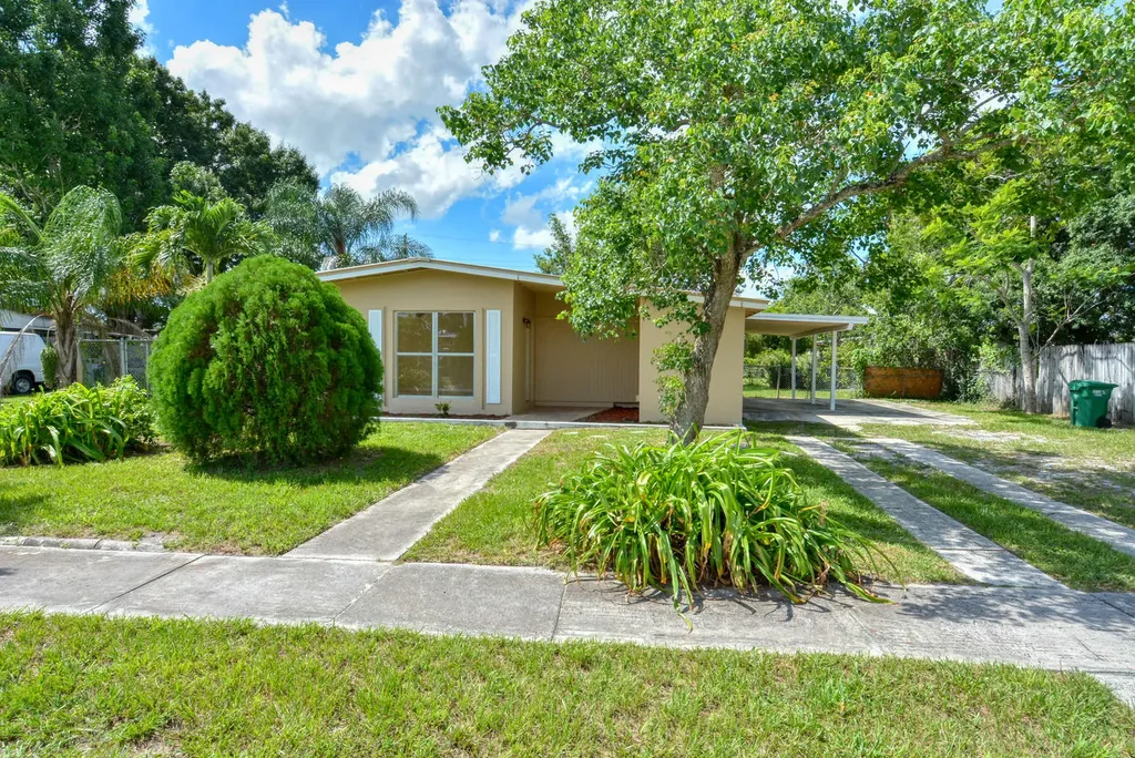 110 SE Celestia Court Port St Lucie FL 34983