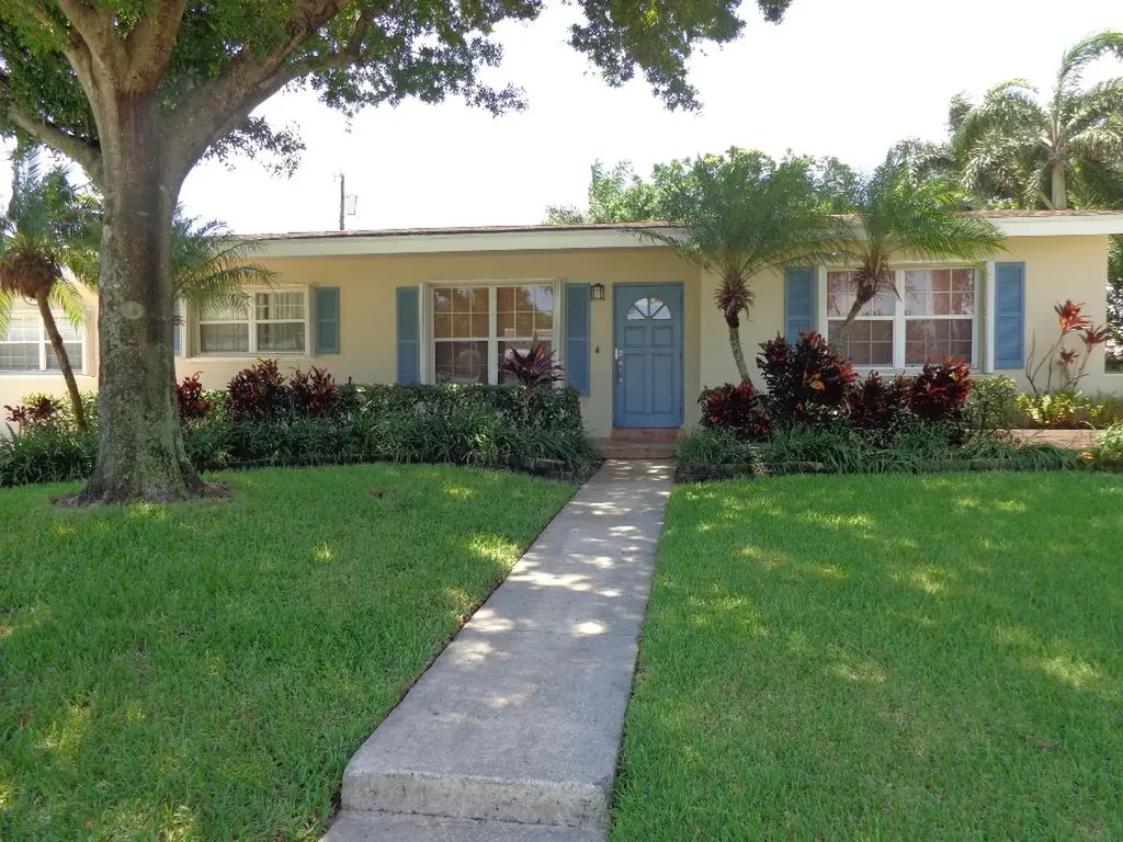 1413 Lake Geneva Drive Lake Worth FL 33461