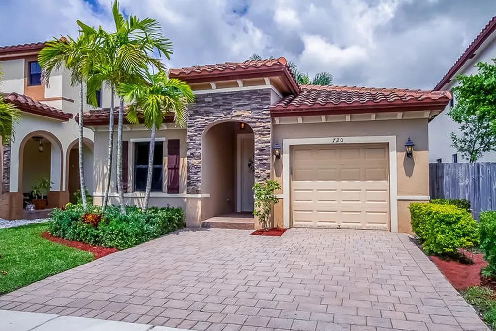 720 SE 33rd Terrace Homestead FL 33033