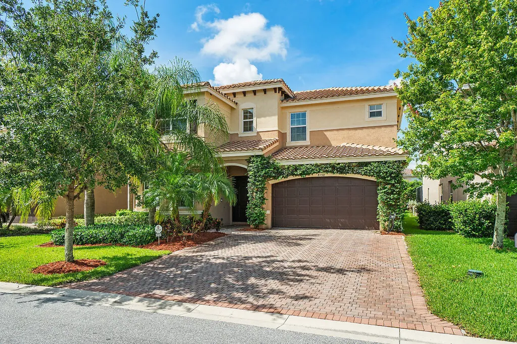 8158 Santalo Cove Court Boynton Beach FL 33473