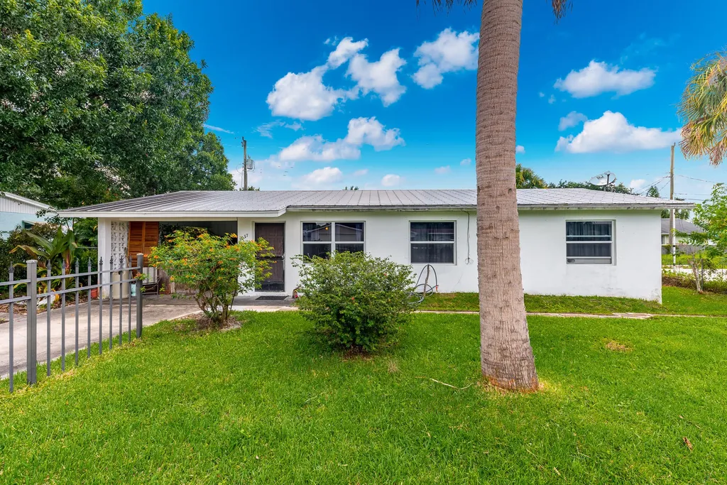 1037 SW 37th Street Palm City FL 34990