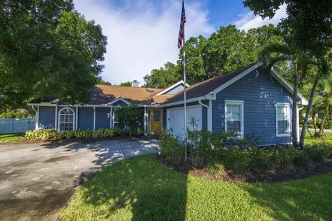 752 24th Square Vero Beach FL 32962