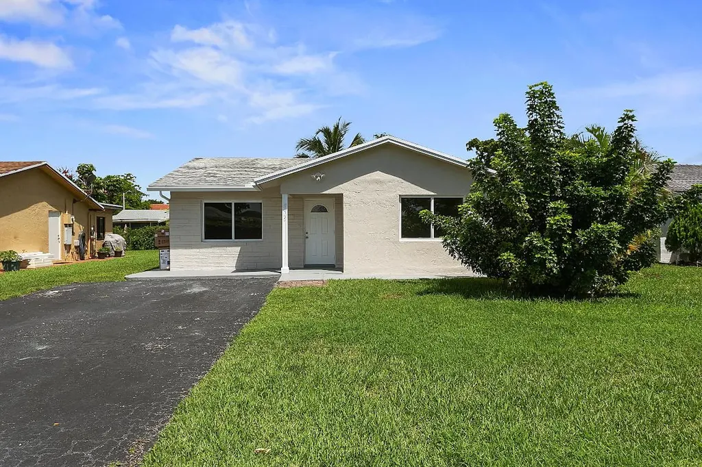 9605 NW 72nd Manor Tamarac FL 33321