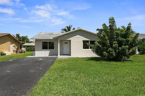 9605 NW 72nd Manor Tamarac FL 33321