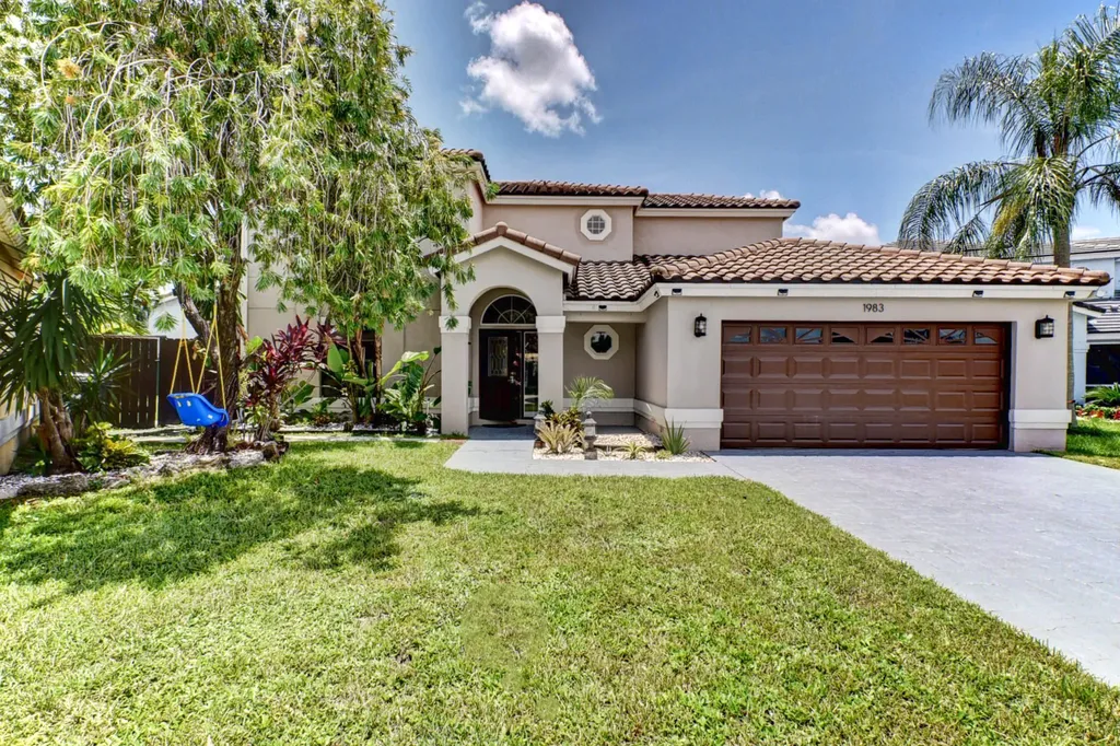 1983 White Coral Way Wellington FL 33414