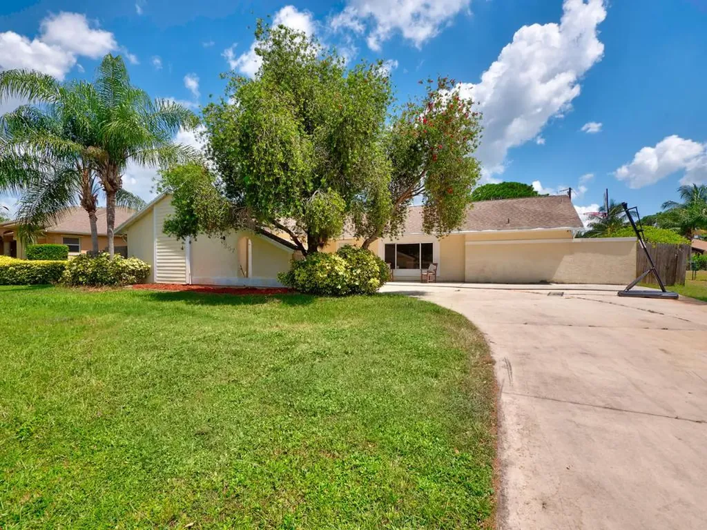 257 SE Ray Avenue Port St Lucie FL 34983
