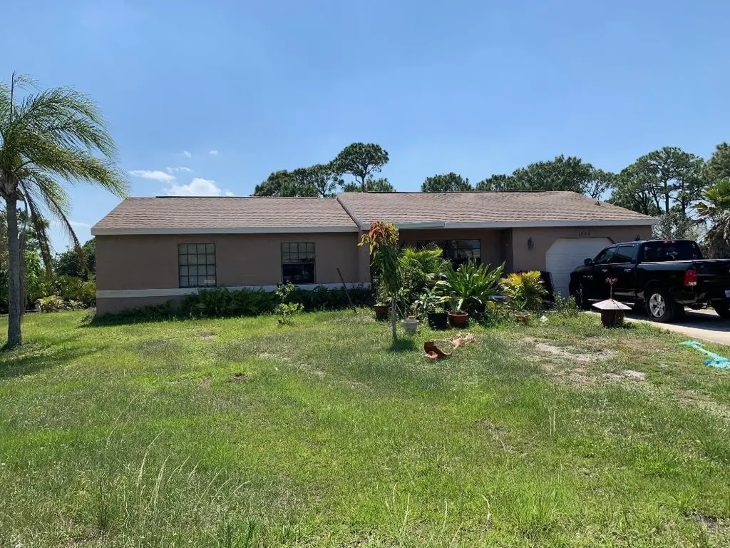 1574 SE Belgius Court Port St Lucie FL 34952