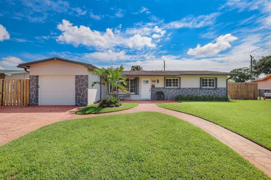 211 NW 78th Avenue Pembroke Pines FL 33024