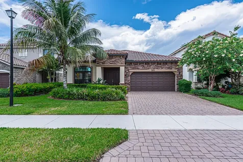 8870 Willow Cove Lane Lake Worth FL 33467