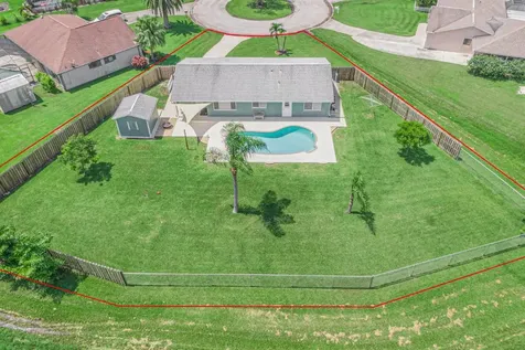1401 SE Escambia Court Port St Lucie FL 34952