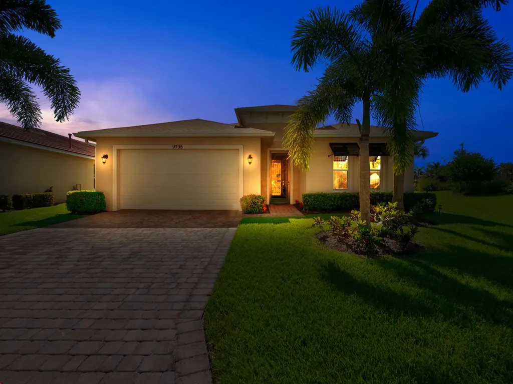 9798 SW Chestwood Avenue Port St Lucie FL 34987