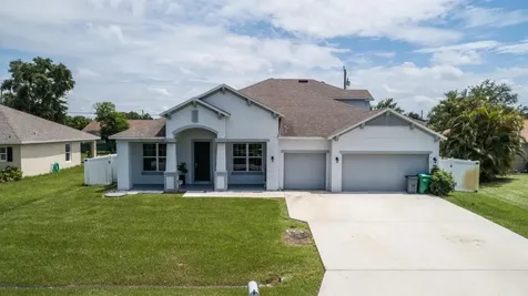271 SW North Wakefield Circle Port St Lucie FL 34953