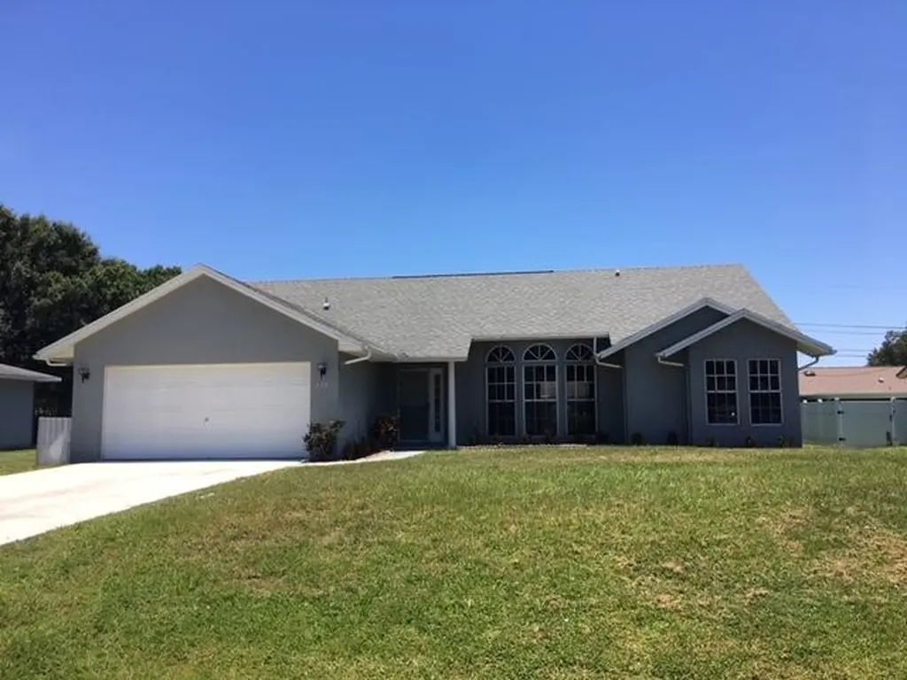 772 SE Whitehurst Avenue Port St Lucie FL 34983
