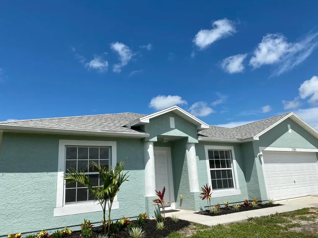 1705 SW Monterrey Lane Port St Lucie FL 34953
