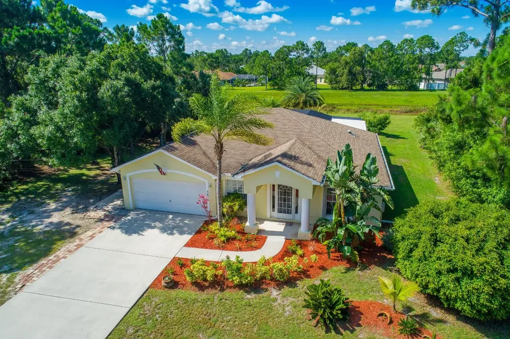 5674 NW Athens Court Port St Lucie FL 34986