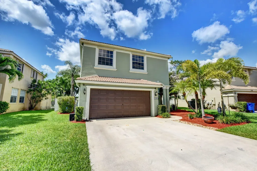2792 Misty Oaks Circle Royal Palm Beach FL 33411