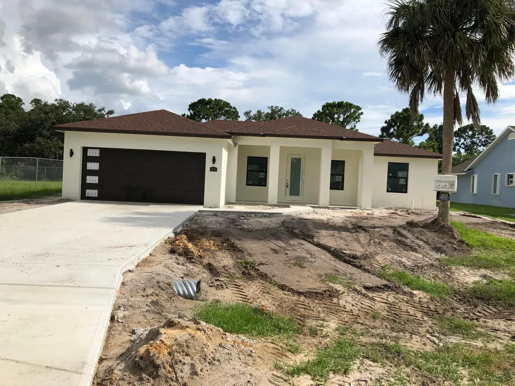 1484 SW Merchant Lane Port St Lucie FL 34953